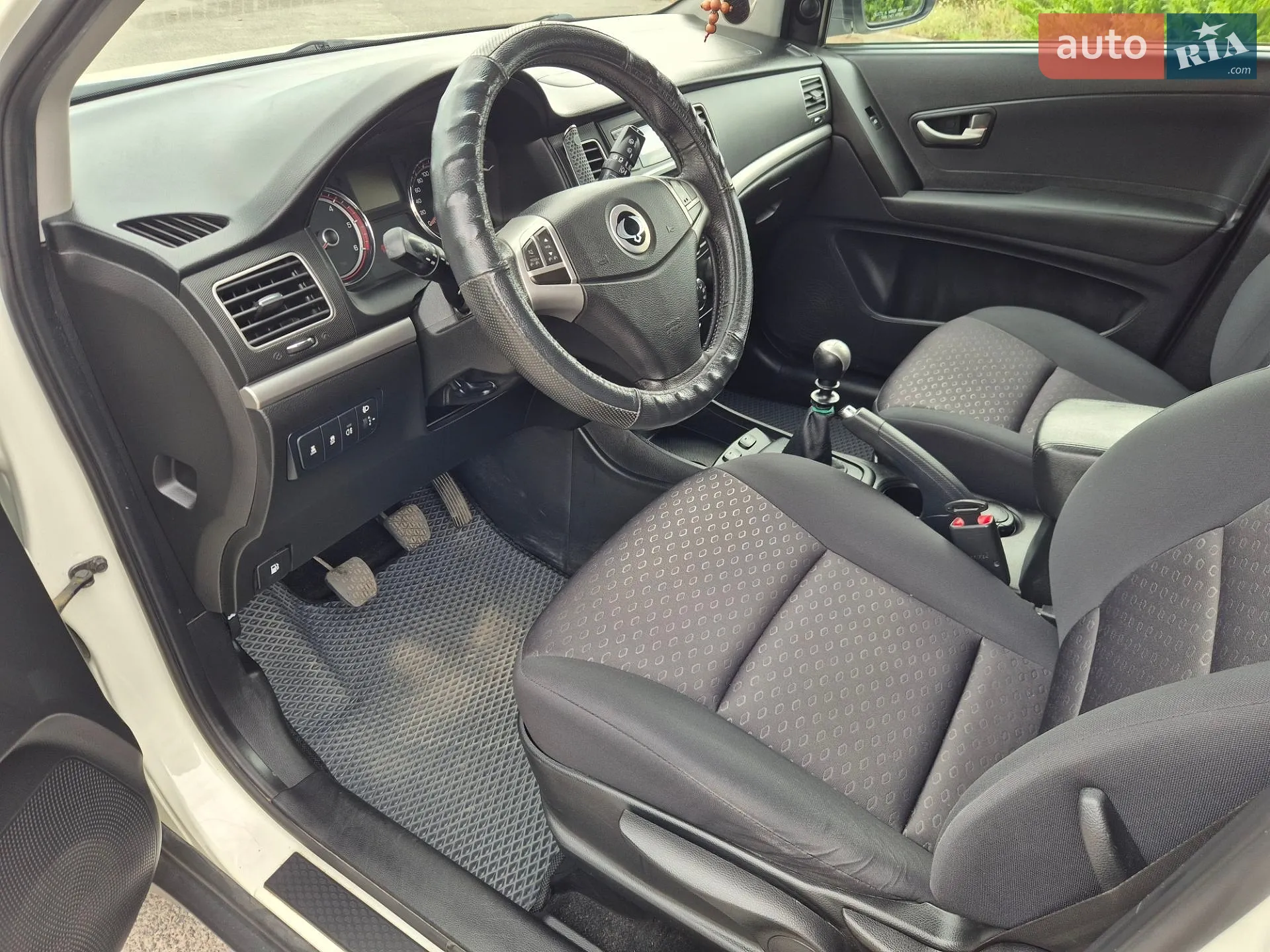 2012 SsangYong Korando - мініатюра 21