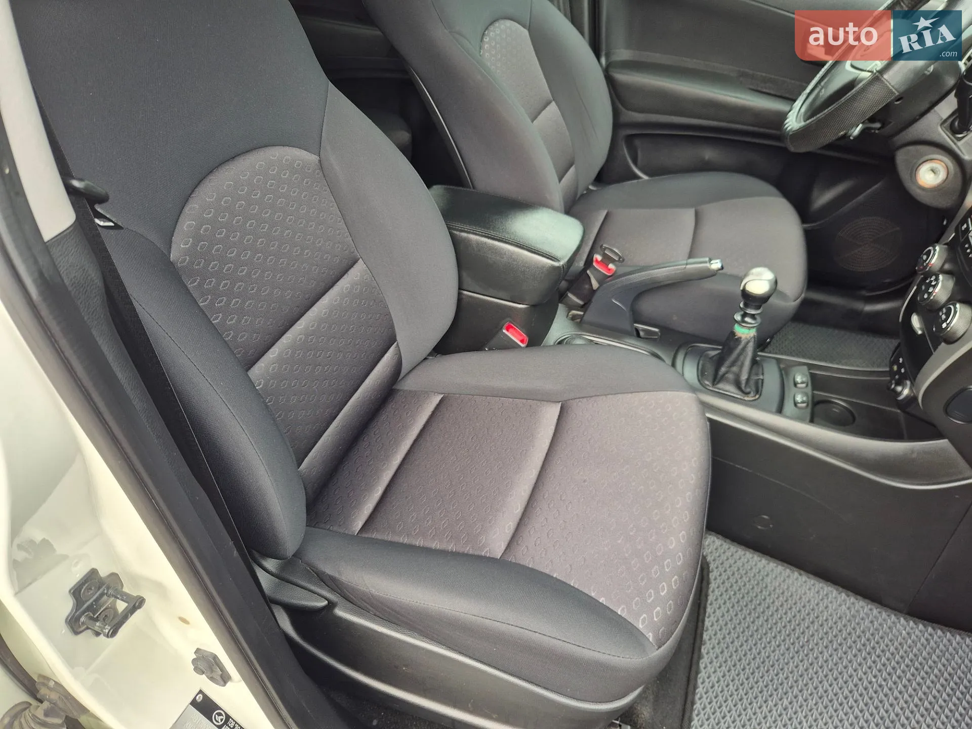2012 SsangYong Korando - мініатюра 26