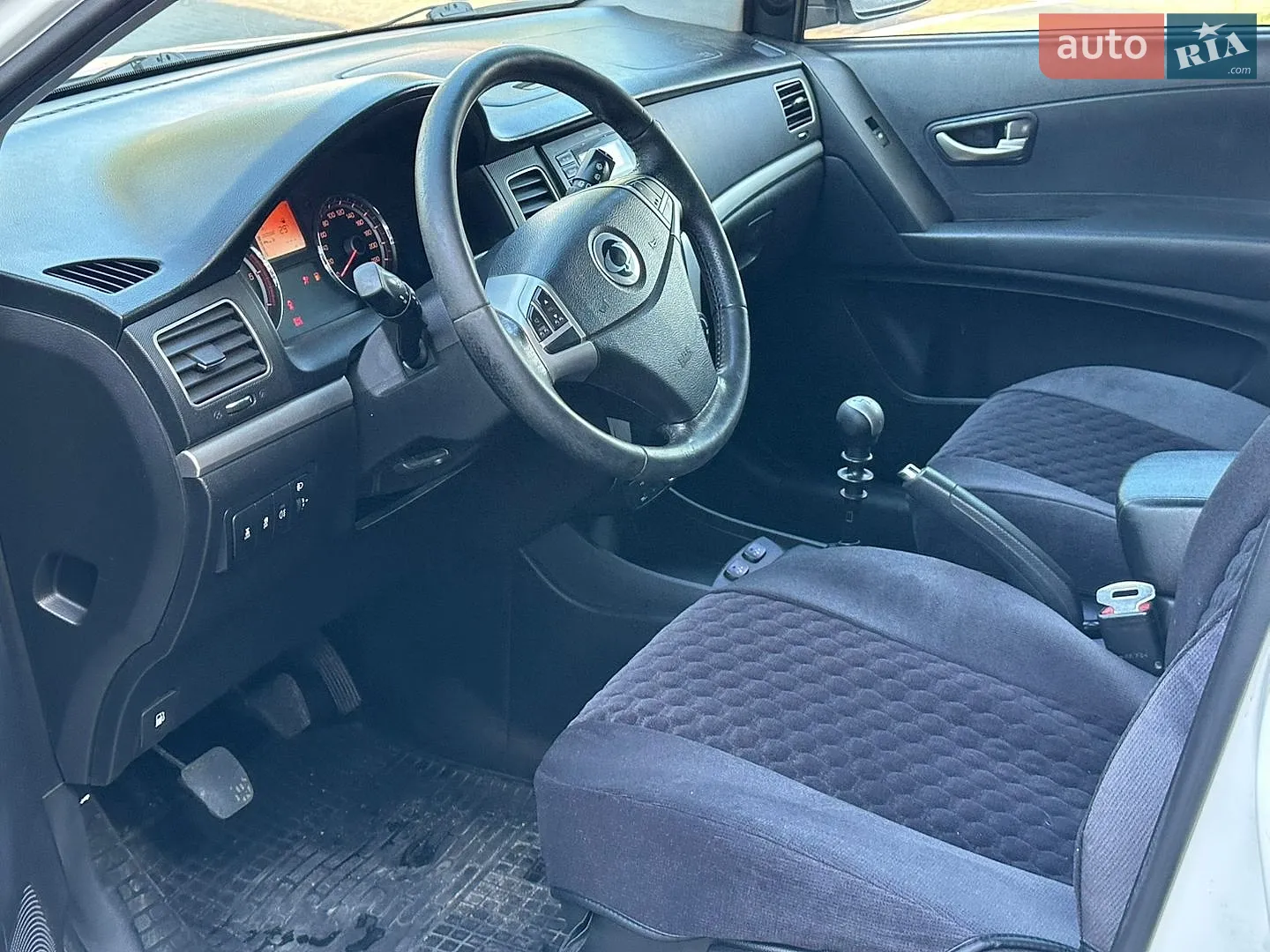 2011 SsangYong Korando - мініатюра 5
