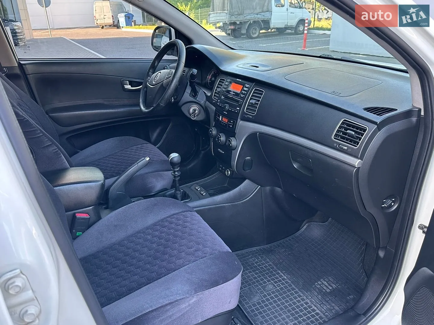 2011 SsangYong Korando - мініатюра 7