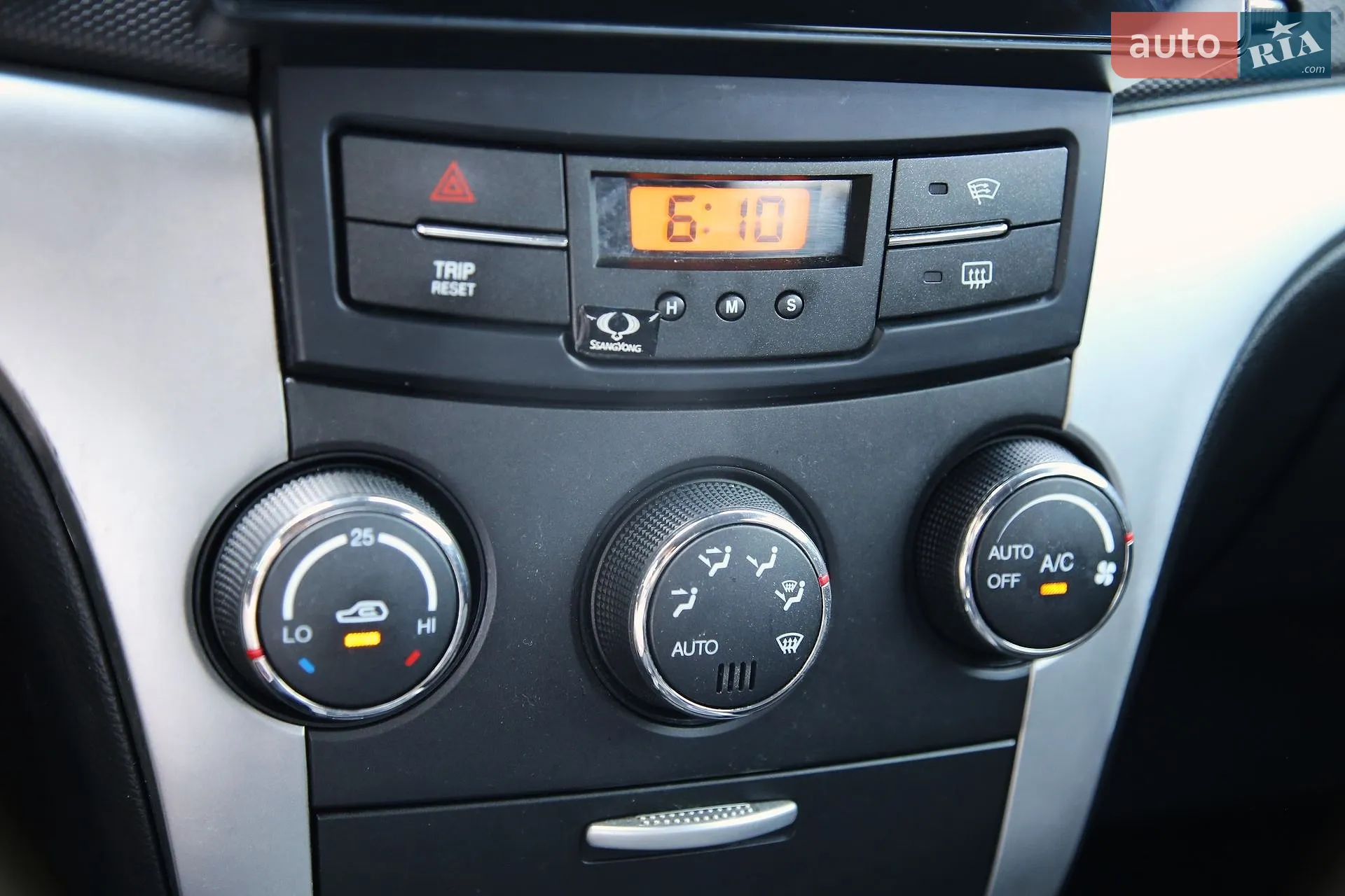 2011 SsangYong Korando - мініатюра 17