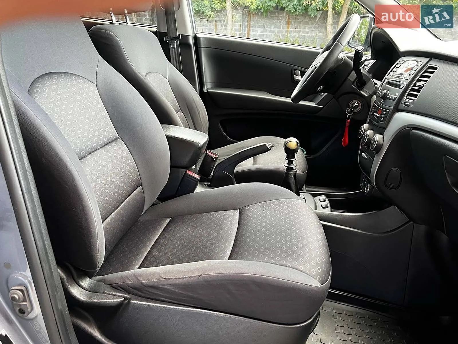 2011 SsangYong Korando - мініатюра 18