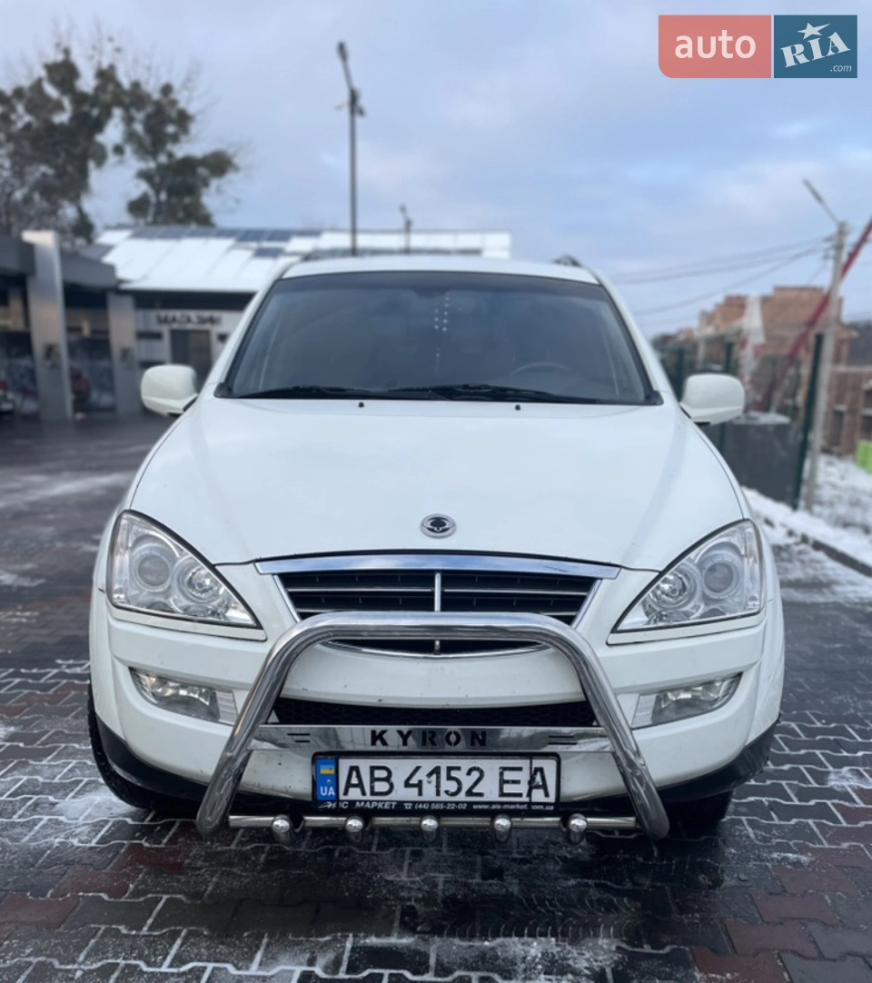 2010 SsangYong Kyron - мініатюра 8