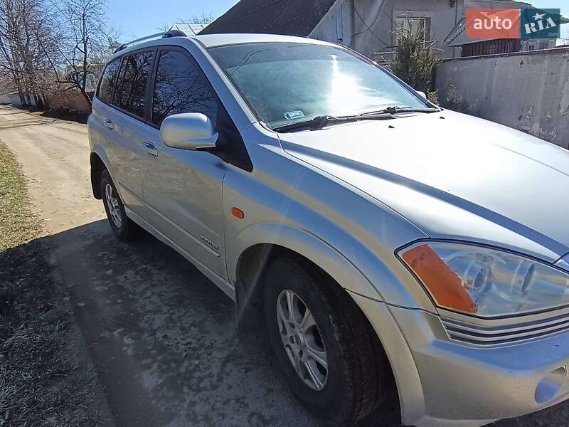 Внедорожник / Кроссовер SsangYong Kyron 2005 в 