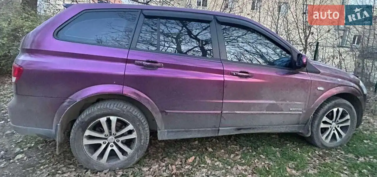 2010 SsangYong Kyron - мініатюра 11