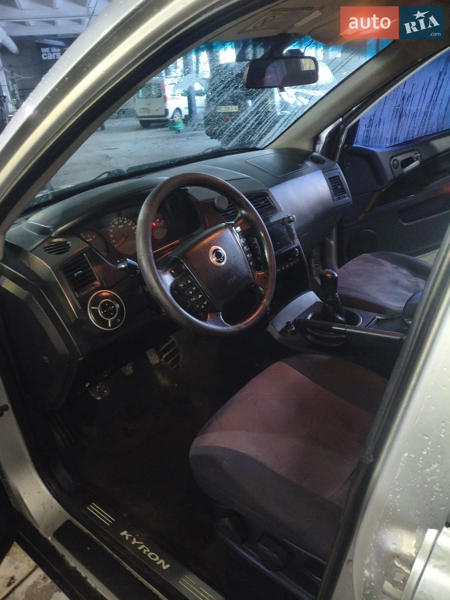 2010 SsangYong Kyron - мініатюра 12