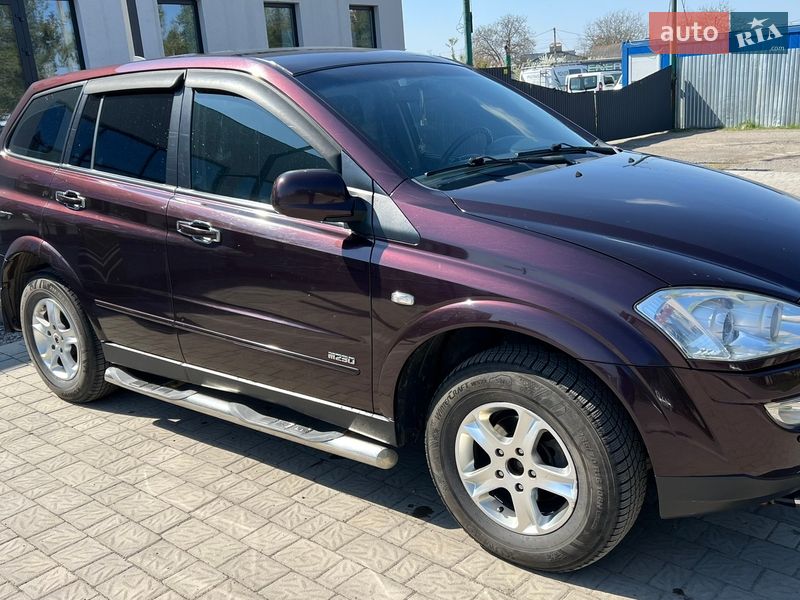 Внедорожник / Кроссовер SsangYong Kyron 2010 в Ужгороде