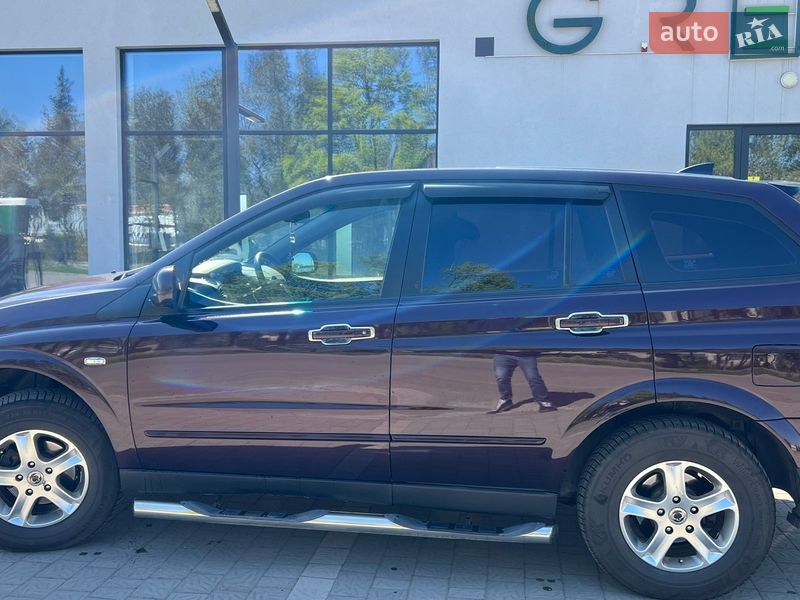 Внедорожник / Кроссовер SsangYong Kyron 2010 в Ужгороде