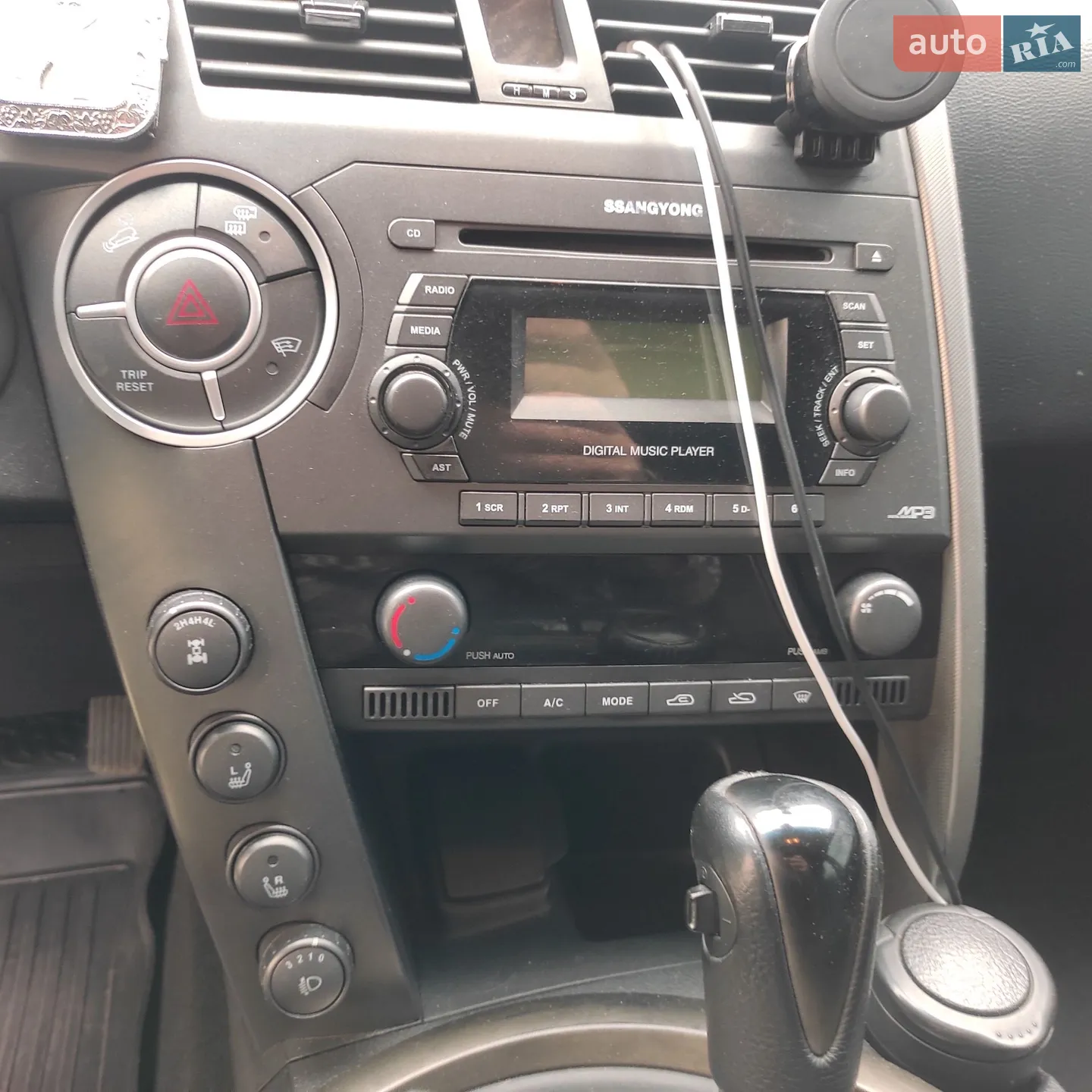 2014 SsangYong Kyron - мініатюра 11