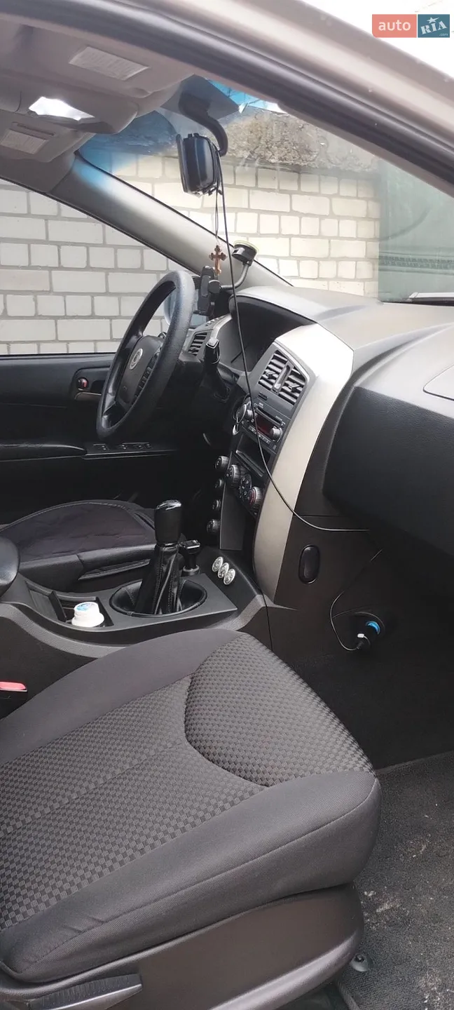 2012 SsangYong Kyron - мініатюра 6