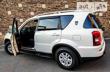 Позашляховик / Кросовер SsangYong Rexton 2014 в 