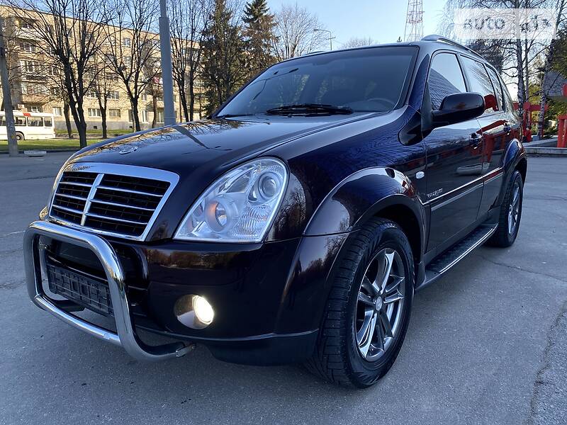 Позашляховик / Кросовер SsangYong Rexton 2010 в 