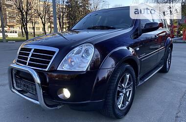 Позашляховик / Кросовер SsangYong Rexton 2010 в 