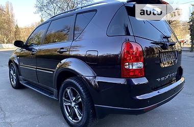Позашляховик / Кросовер SsangYong Rexton 2010 в 