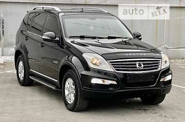 Позашляховик / Кросовер SsangYong Rexton 2014 в 