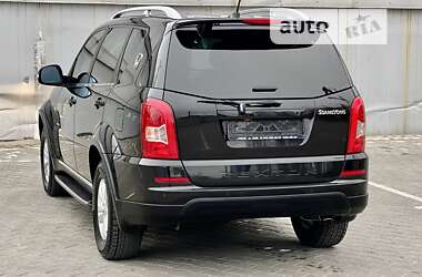 Позашляховик / Кросовер SsangYong Rexton 2014 в 