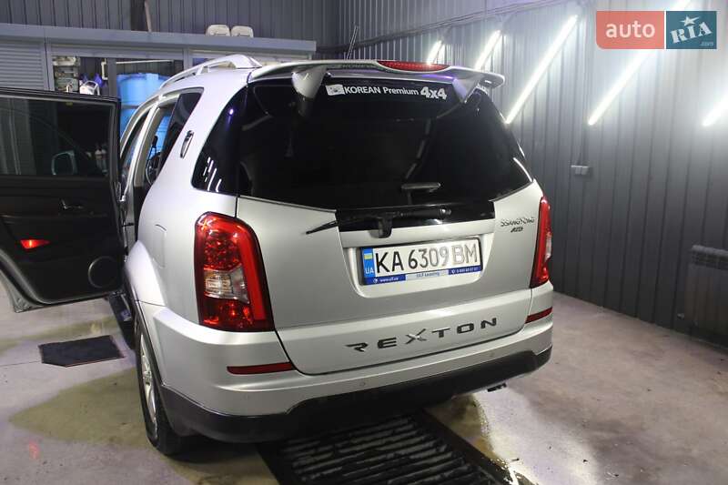 Внедорожник / Кроссовер SsangYong Rexton 2014 в Киеве