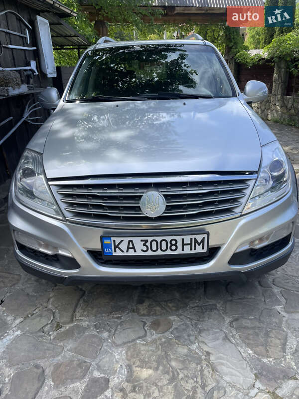 Внедорожник / Кроссовер SsangYong Rexton 2013 в 