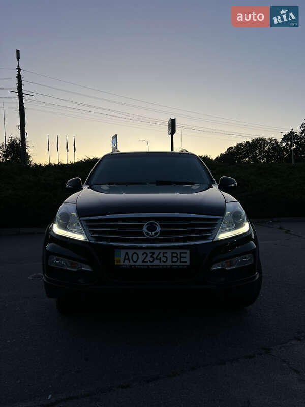 Внедорожник / Кроссовер SsangYong Rexton 2013 в 