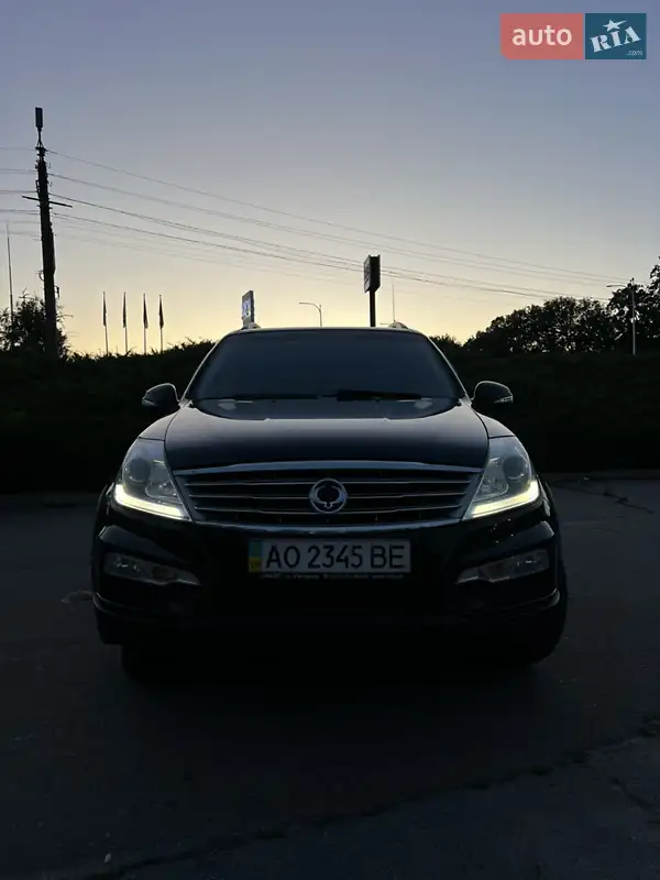 Внедорожник / Кроссовер SsangYong Rexton 2013 в 