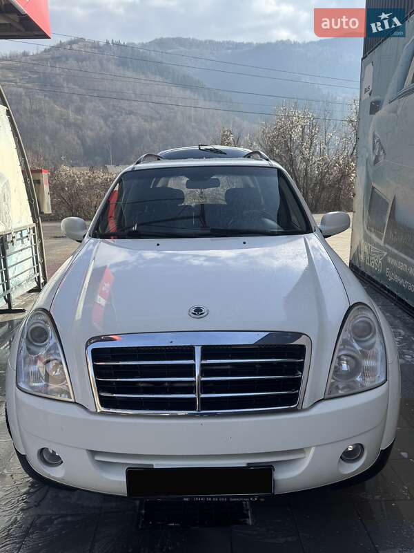 Внедорожник / Кроссовер SsangYong Rexton 2008 в 