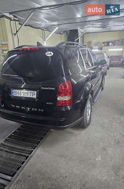Позашляховик / Кросовер SsangYong Rexton 2008 в 