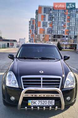 Внедорожник / Кроссовер SsangYong Rexton 2012 в Вараше