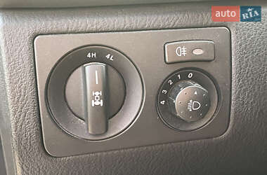 Позашляховик / Кросовер SsangYong Rexton 2012 в 