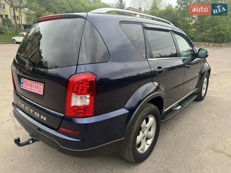 Внедорожник / Кроссовер SsangYong Rexton 2016 в Львове