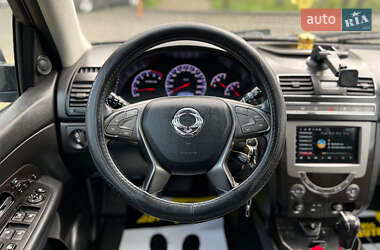 Позашляховик / Кросовер SsangYong Rexton 2015 в 