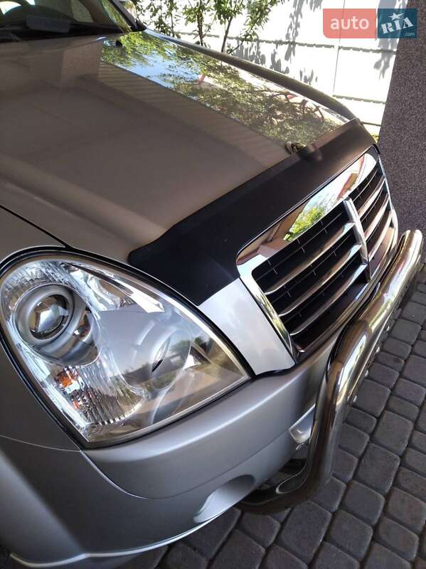 Внедорожник / Кроссовер SsangYong Rexton 2012 в 