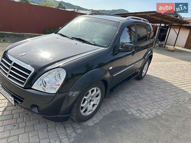 Внедорожник / Кроссовер SsangYong Rexton 2006 в 