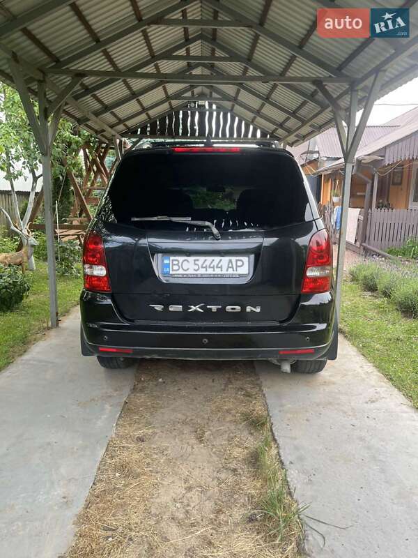 Позашляховик / Кросовер SsangYong Rexton 2008 в 