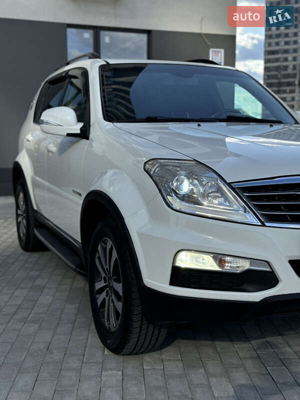 Внедорожник / Кроссовер SsangYong Rexton 2013 в Киеве