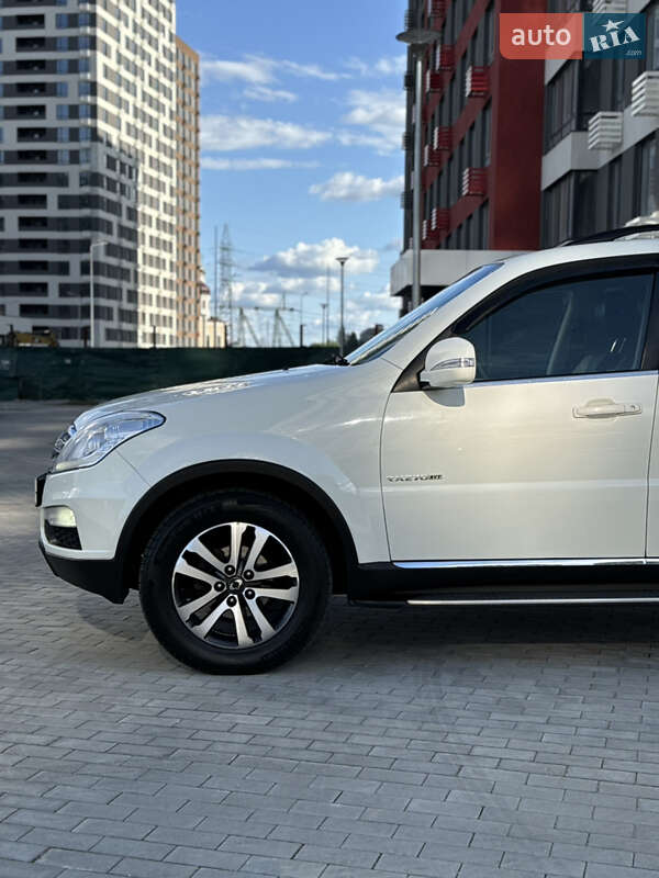 Внедорожник / Кроссовер SsangYong Rexton 2013 в Киеве