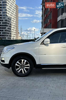 Внедорожник / Кроссовер SsangYong Rexton 2013 в 