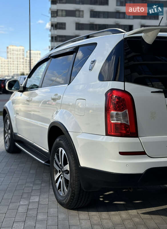 Внедорожник / Кроссовер SsangYong Rexton 2013 в Киеве