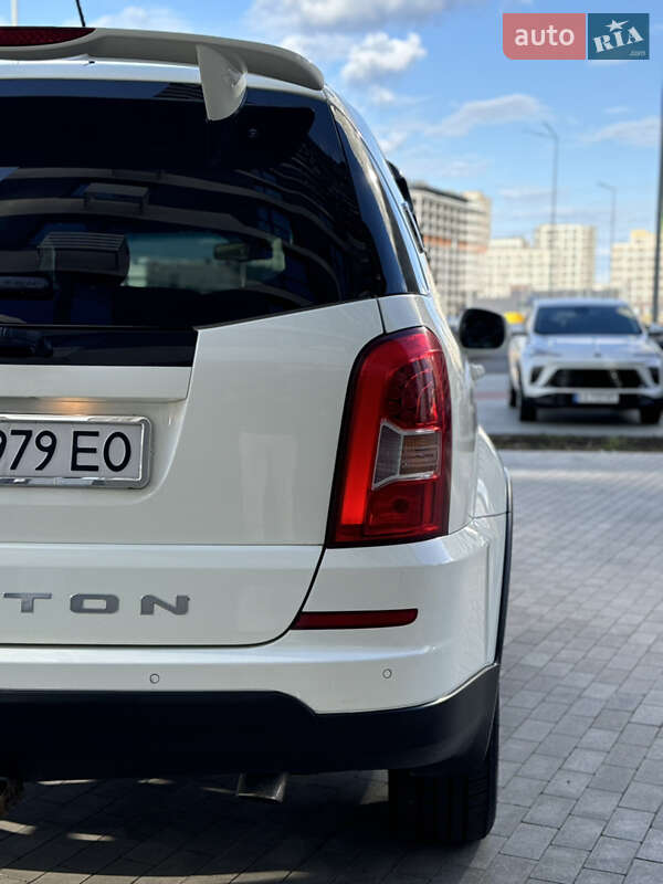 Внедорожник / Кроссовер SsangYong Rexton 2013 в Киеве