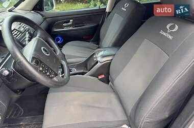 Позашляховик / Кросовер SsangYong Rexton 2012 в 