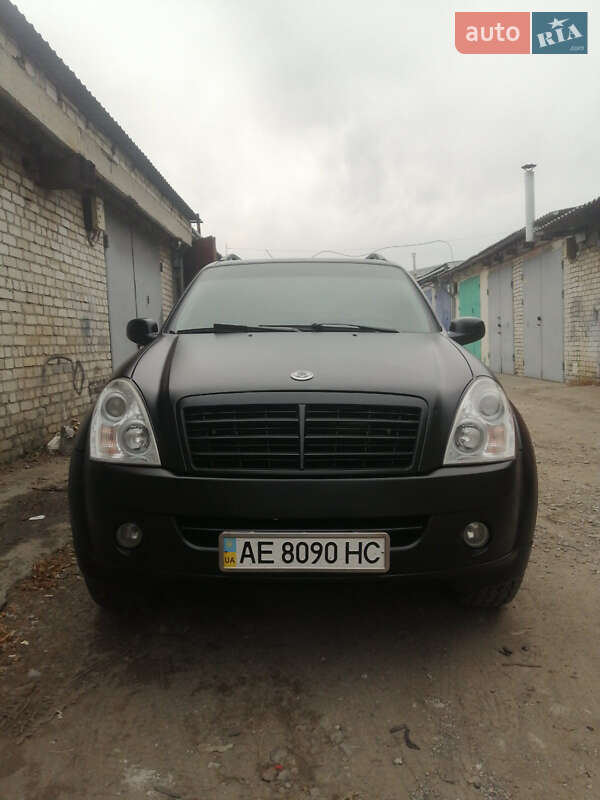Внедорожник / Кроссовер SsangYong Rexton 2010 в Запорожье
