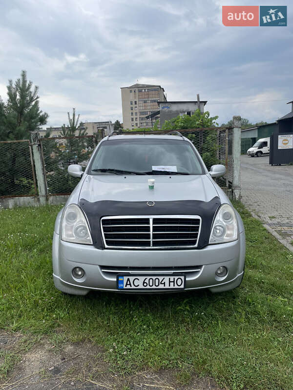 Внедорожник / Кроссовер SsangYong Rexton 2012 в 