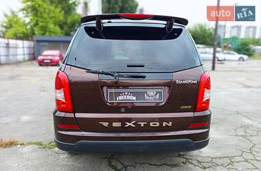 Внедорожник / Кроссовер SsangYong Rexton 2013 в 