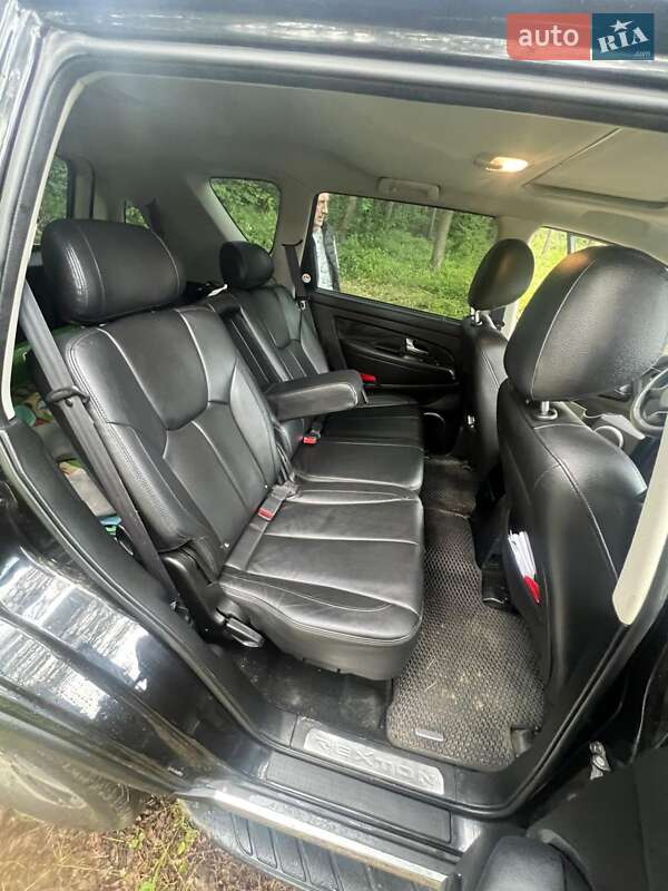 Позашляховик / Кросовер SsangYong Rexton 2015 в Новояворівську