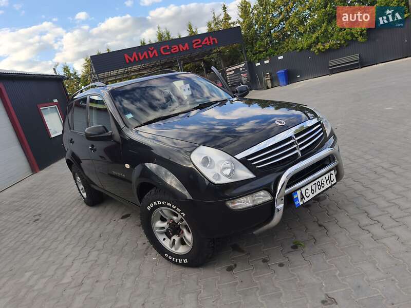 Внедорожник / Кроссовер SsangYong Rexton 2005 в Локачах