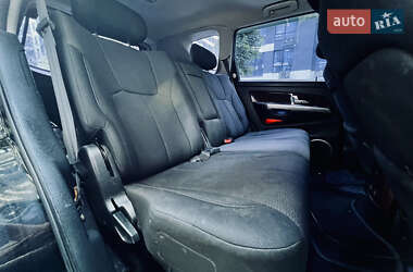 Внедорожник / Кроссовер SsangYong Rexton 2004 в 