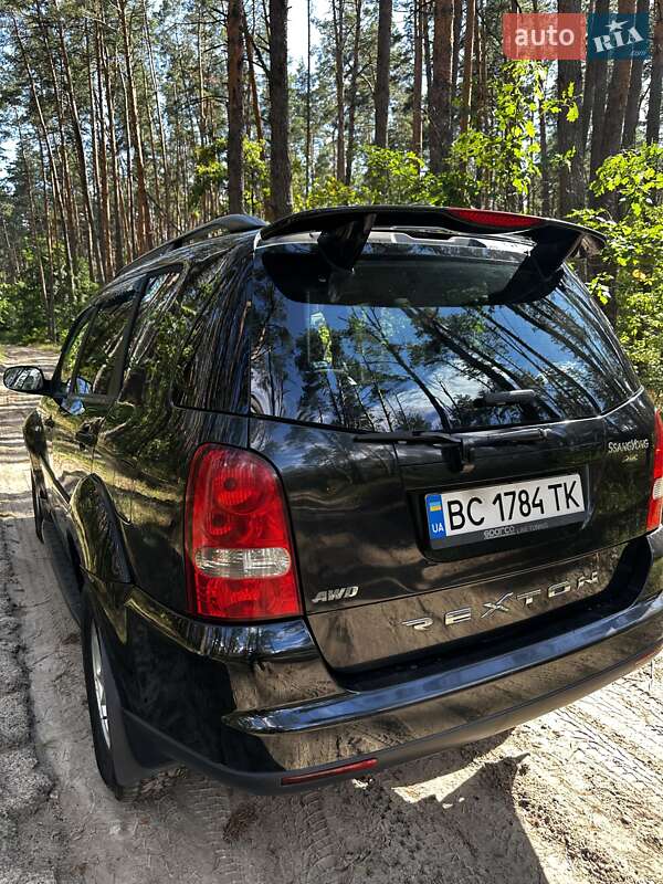 Внедорожник / Кроссовер SsangYong Rexton 2010 в Киеве