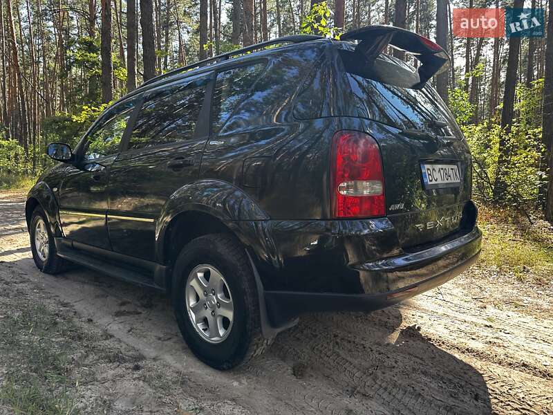 Внедорожник / Кроссовер SsangYong Rexton 2010 в Киеве
