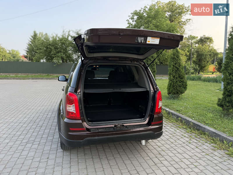 Позашляховик / Кросовер SsangYong Rexton 2013 в Львові