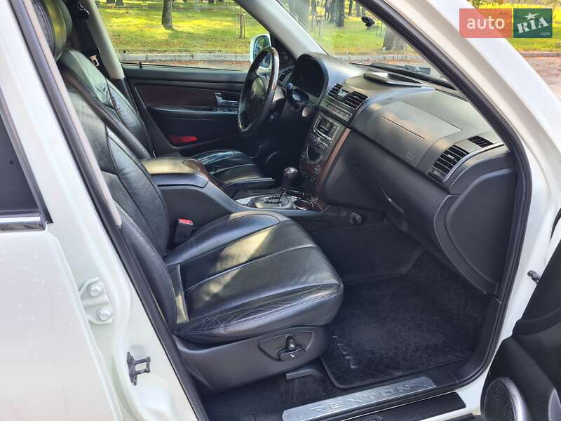 Внедорожник / Кроссовер SsangYong Rexton 2012 в Львове