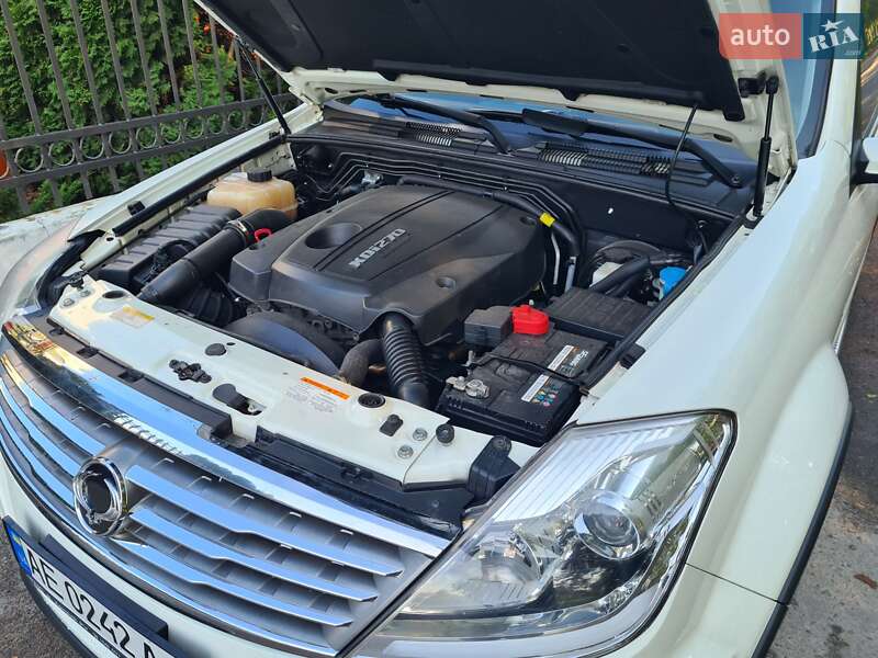 Внедорожник / Кроссовер SsangYong Rexton 2012 в Львове